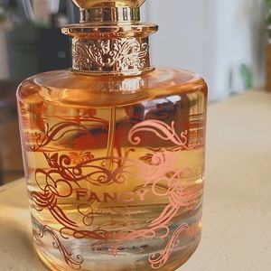 Jessica Simpson "Fancy" perfume